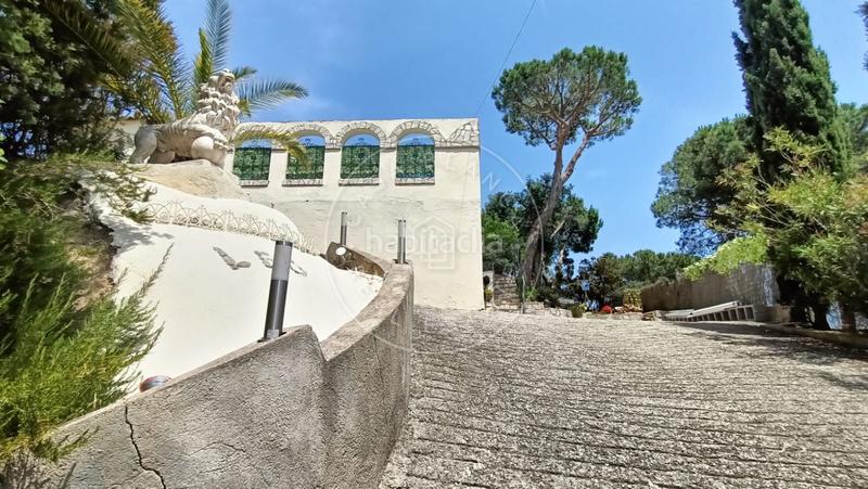 Foto f2747aa4-b6c9-4f4d-8edf-44b778f2d1d0. House with parking pool in Serra Brava Lloret de Mar