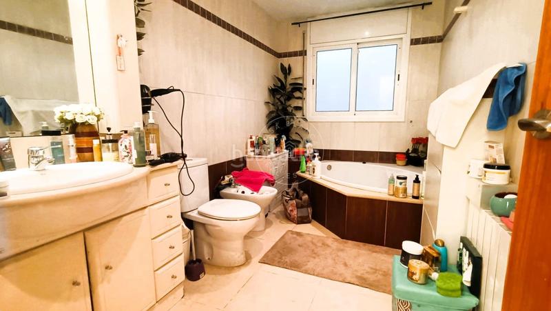 Foto ee9323b7-7193-4142-b603-c0b793863900. Casa adossada amb calefacció a Aiguaviva Parc Vidreres