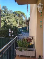 Casa a Caldes de Malavella. Casa adosada de 3 plantas en venta en caldes de malavella