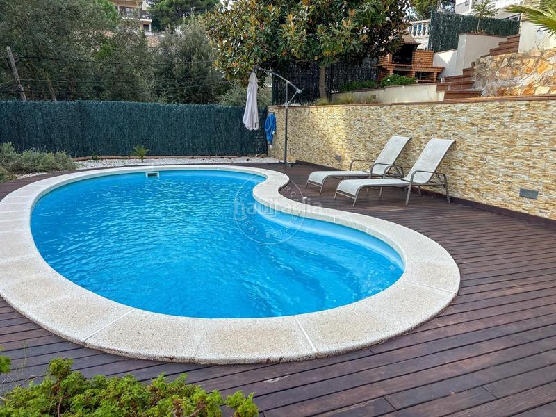 Foto 2231aff8-810a-40ba-adef-1aa99e10c7a0. Casa amb calefacció piscina a Roca Grossa Lloret de Mar