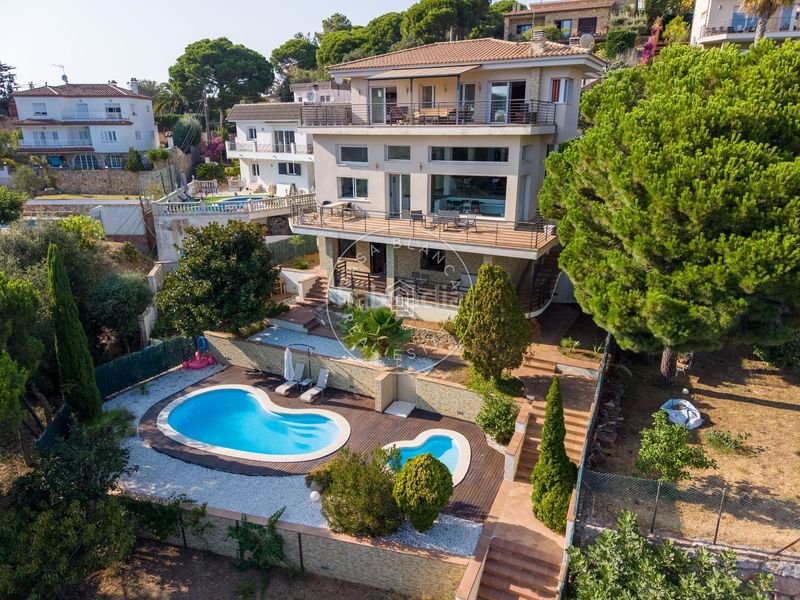 Foto 6e9c910a-5063-4a53-91f5-7ce1fa02ba29. Casa amb calefacció piscina a Roca Grossa Lloret de Mar