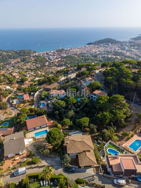 Foto c7a39cc0-6eb8-4d91-8688-d1b855d3a3a2. Casa amb calefacció piscina a Roca Grossa Lloret de Mar