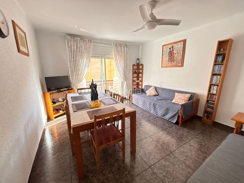 Foto 791f21aa-e5fb-4f3f-a1fb-2c0ada47ff54. Pis a residencial Blanes - vistamar Blanes