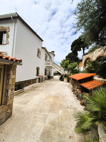Foto 19227d52-951f-4cc2-af17-e6d8766b9659. Casa amb calefacció piscina a Canyelles Lloret de Mar
