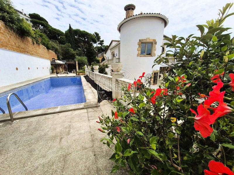 Foto 5655467b-e88c-4436-9dc6-8102b9ccf1e7. Casa amb calefacció piscina a Canyelles Lloret de Mar