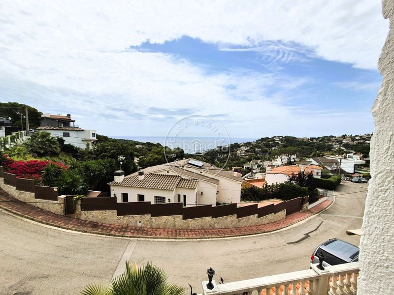 Foto 75f390bf-d601-47ec-b277-e81dc99d971e. Casa amb calefacció piscina a Canyelles Lloret de Mar