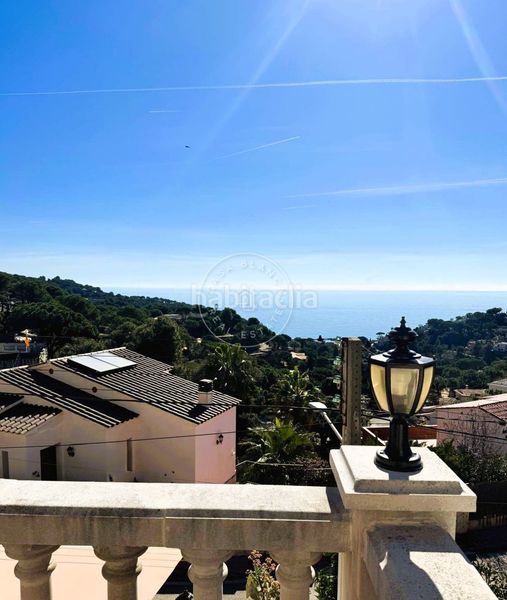 Foto cc795174-5ead-4867-9501-fb97b94dd418. Casa amb calefacció piscina a Canyelles Lloret de Mar