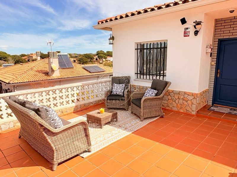 Foto 3f8d26ae-4e71-4f74-98ed-0888deb5e06c. Casa amb piscina a Aiguaviva Parc Vidreres