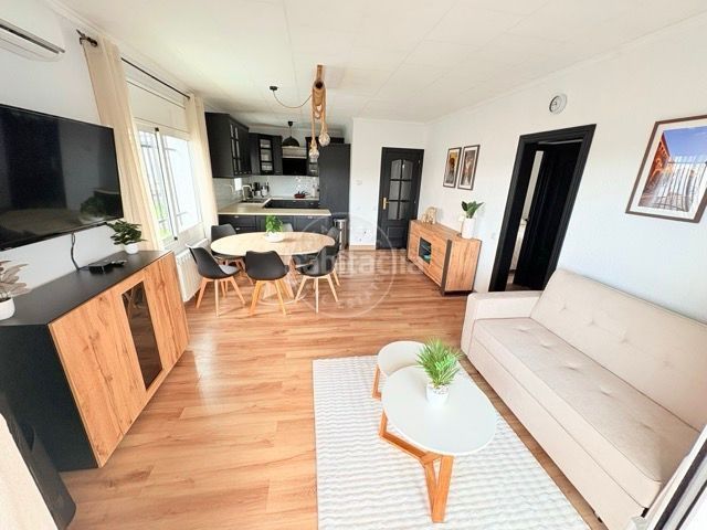 Foto 8d2f5b24-f88e-4e12-b817-22a39e55dc47. Casa amb piscina a Aiguaviva Parc Vidreres