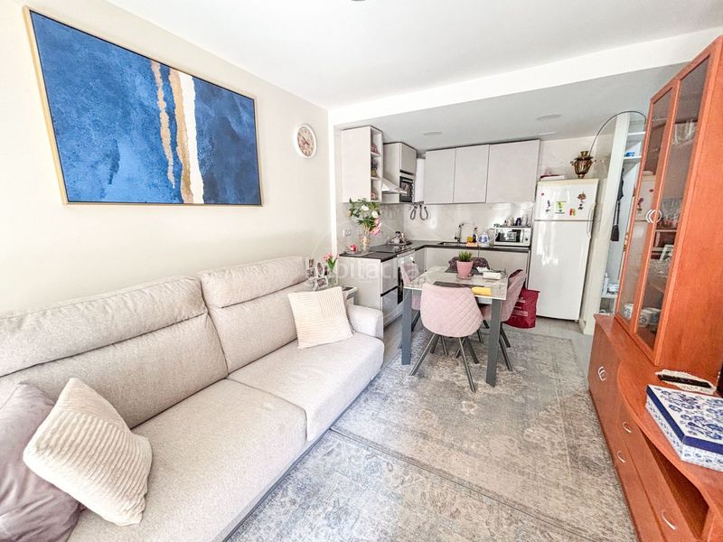 Foto 4ecb0f7d-3e26-4cbe-9a59-38cff8df3177. Apartament amb calefacció piscina a Fenals Lloret de Mar