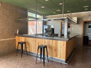 Local Comercial en El Molí-El Rieral. Se vende local comercial en la zona de can sabata