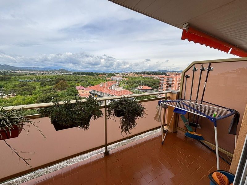 Foto e2baa307-3424-4d2f-be07-0bd0b43343a8. Apartament amb calefacció piscina a Els Pins Blanes
