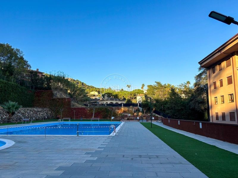 Foto 11cf7e56-4cbc-4b2c-af2a-e4e70401022d. Apartament amb calefacció piscina a Roca Grossa Lloret de Mar