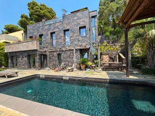 House  Genova. Exclusiva casa con vistas al mar en cala canyelles, la mejor urb
