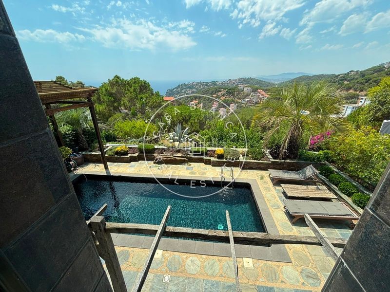Foto 73137c15-eeab-4309-b3c5-1e14186f1dbe. Casa amb calefacció piscina a Canyelles Lloret de Mar