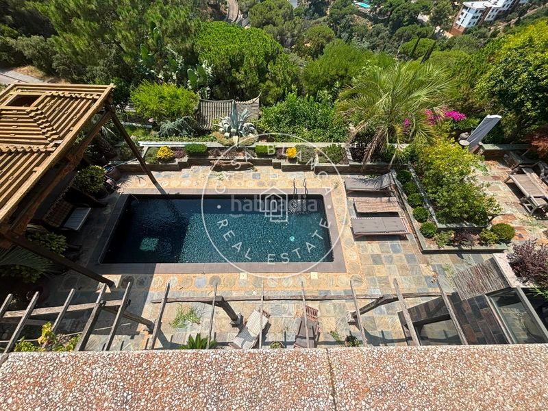 Foto c8b00f84-ae8b-48d3-be7b-012948b9184b. Casa amb calefacció piscina a Canyelles Lloret de Mar