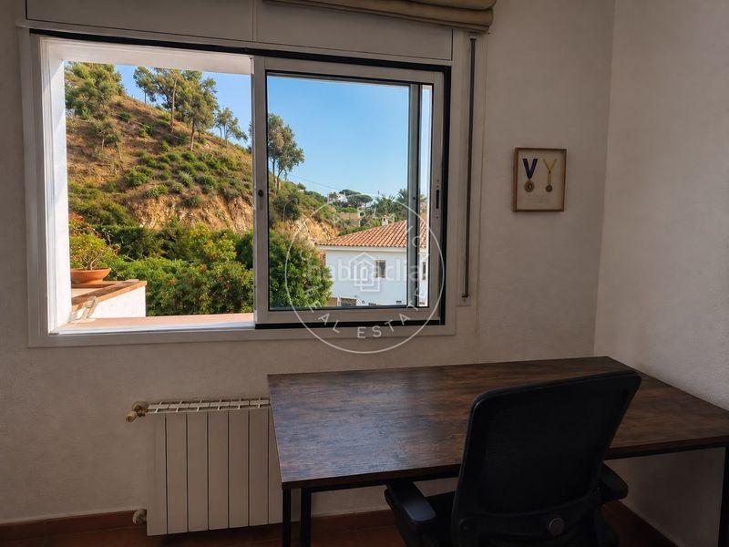 Foto 14ce44b2-ad0d-4ac0-85f1-93585a6d72bb. Casa amb calefacció a Canyelles Lloret de Mar