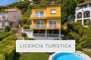 Casa  Tramuntana. Casa grande con vistas directas al mar en roca grossa