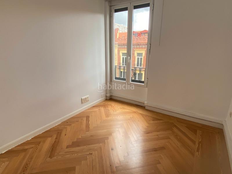 Foto 1d0fc1b1-6c14-4fab-838e-ac20f68141ec. Location bureau dans calle del seminario de nobles 4 dans Madrid