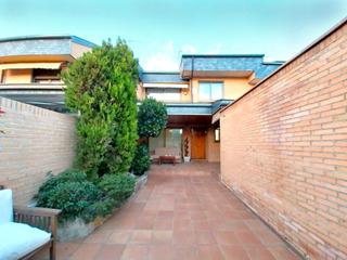 Maison jumelée à La Florida - El Plantío. Gran chalet adosado en el plantío-aravaca