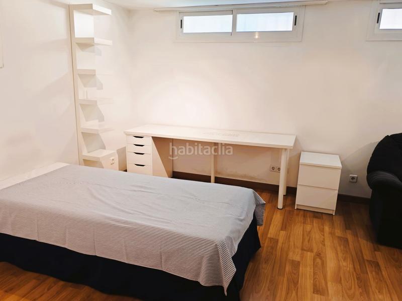 Foto d516c570-5ebe-4dbf-87ef-8555be7dcd32. Casa a schiera con camino riscaldamento parcheggio piscina in Boadilla del Monte