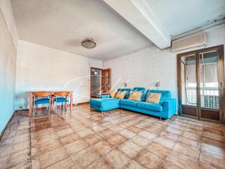 Etagenwohnung  Calle rovira virgili. Piso amplio y luminoso con parking en tarragona