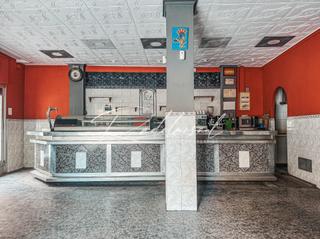 Local Comercial a Carrer d'alcover 21. Local comercial con licencia de bar activa