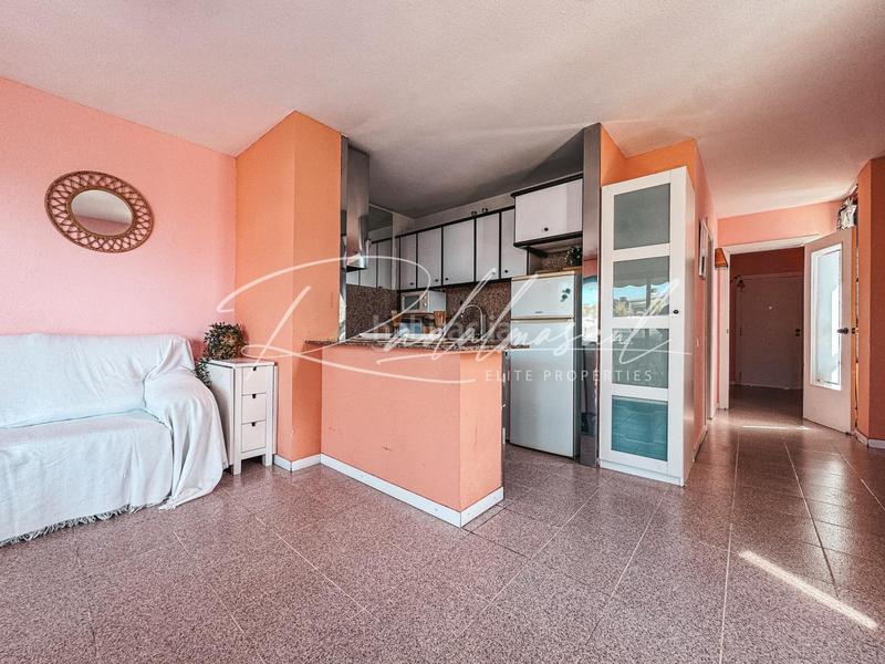 Foto 0c17fe81-d093-4160-ab8c-68280cdff088. Piso  luminoso con terraza y licencia turística en Salou