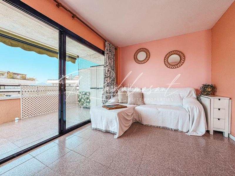 Foto 0d3b89ce-bef6-4797-a80c-07417cc93240. Piso  luminoso con terraza y licencia turística en Salou