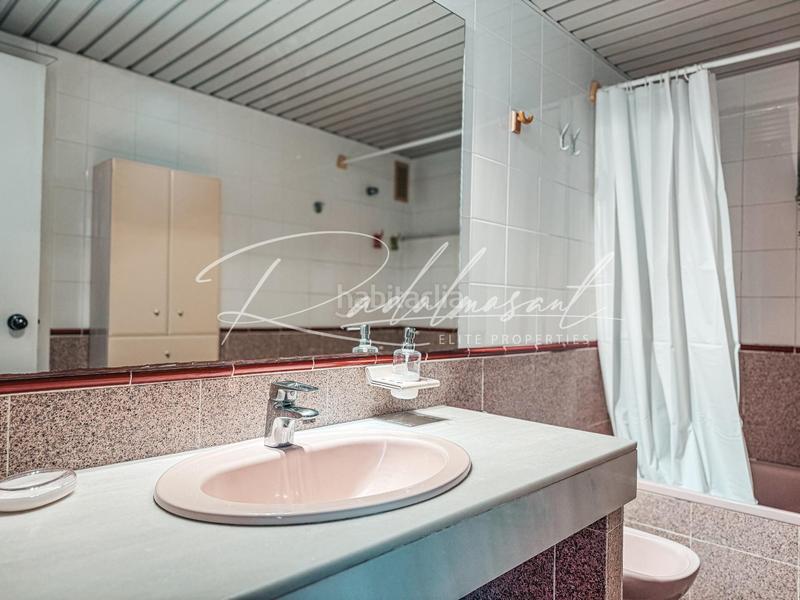 Foto 5731bff9-81cd-4dad-954f-e6a95f693bfc. Piso  luminoso con terraza y licencia turística en Salou