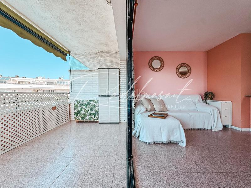 Foto b16d6bf1-c383-4963-aefa-d74900dca457. Piso  luminoso con terraza y licencia turística en Salou