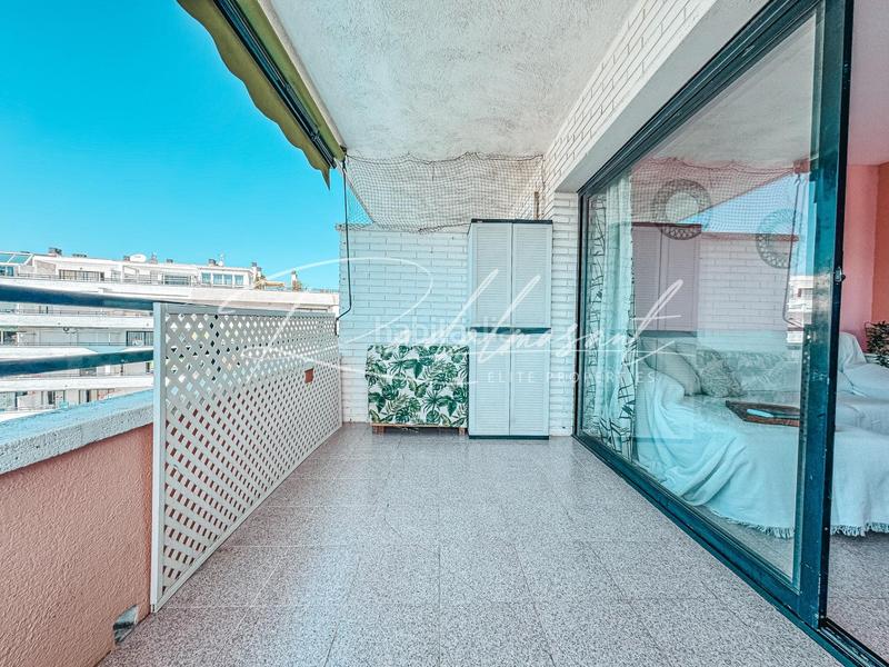 Foto b40332ae-0c4e-41cb-92c5-083207e44709. Piso  luminoso con terraza y licencia turística en Salou