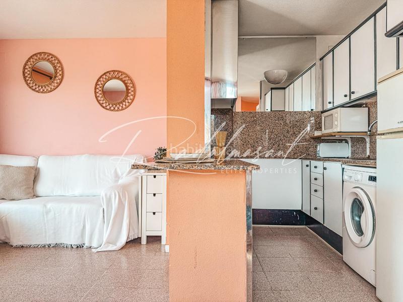 Foto dd40881d-1701-4d92-ae36-31a34016e77c. Piso  luminoso con terraza y licencia turística en Salou