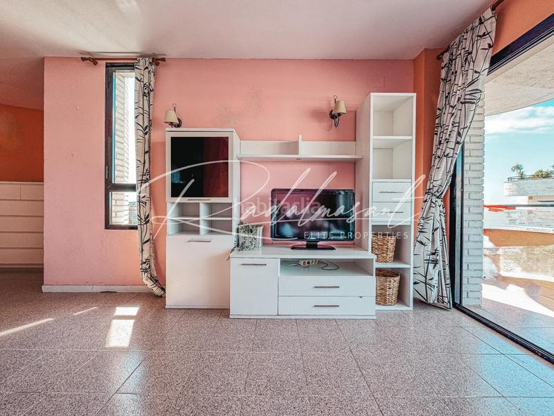 Foto f8d3648b-e012-4809-9f2f-6cd9f0795398. Piso  luminoso con terraza y licencia turística en Salou