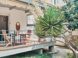 Apartament a La Pineda. Piso con terraza y parking en la costa de la pineda