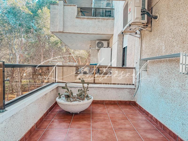 Foto 7eec5aab-d6cf-48d5-b708-82f3f2574b1a. Pis a calle del bosc de la montserrada 1 a pla de maset - cap de Salou Salou