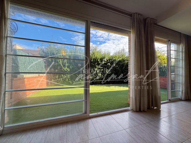 Foto ab244fb3-0e1f-4bcc-9f08-8ad36cf6ca71. Maison jumelée dans carrer alexandre gali 41 dans Regueral - Prat d'en Forés Cambrils