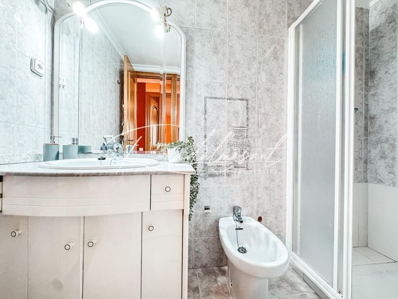 Foto 7898a793-024d-4ff0-9915-d3a4a5f998e9. Pis a calle de cambrils 6 a Migjorn Reus