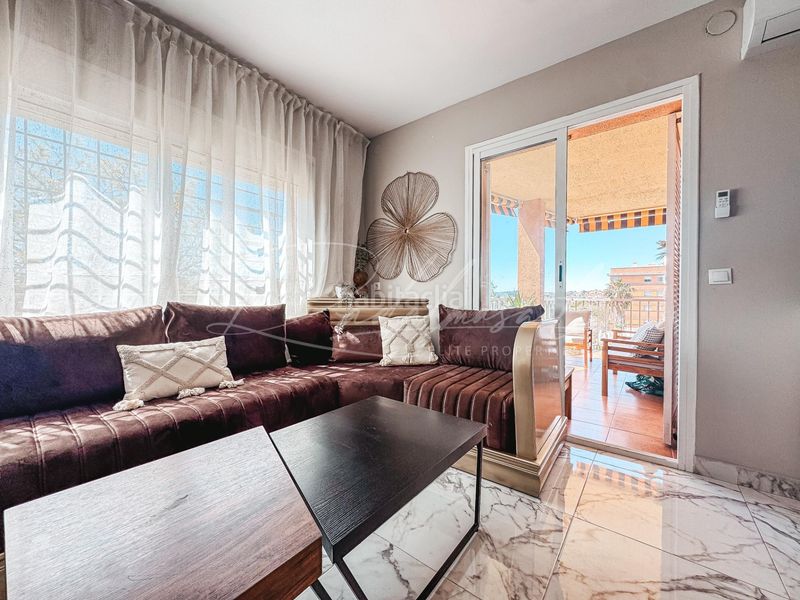 Foto 386b4087-2eaa-4185-b7c7-809cc1b96618. Piso  con terraza en Centre Torredembarra