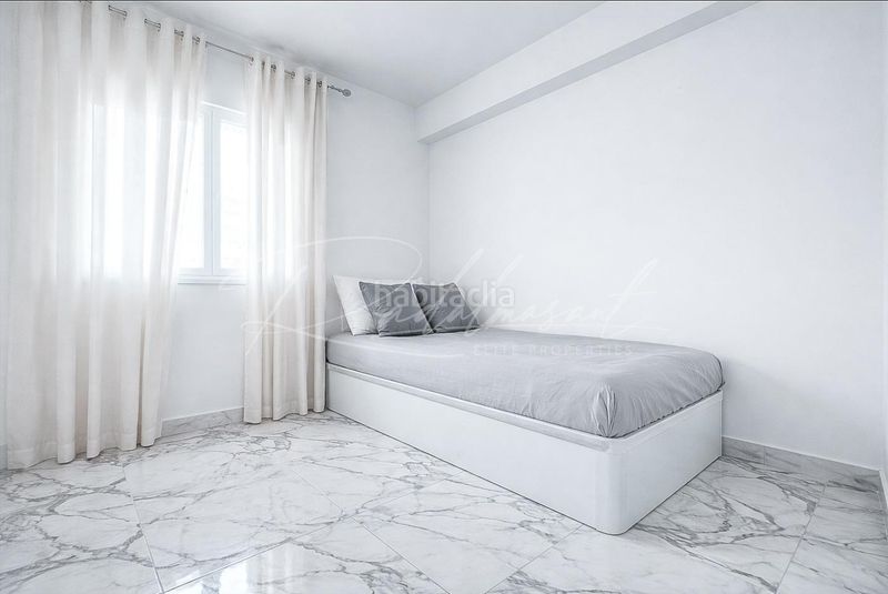 Foto c36889db-2b3a-4c42-bda2-23cc1b74d9d7. Piso  con terraza en Centre Torredembarra