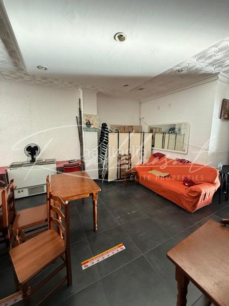 Foto 918c55a7-8a6e-4ae7-b07c-d87d4f8750d7. Local comercial a Llevant Reus