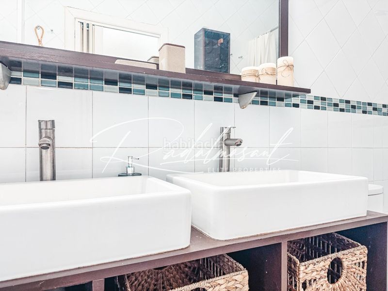 Foto a199d5d0-7606-44ea-ad2b-0584caaec588. Casa amb piscina a Llevant Tarragona