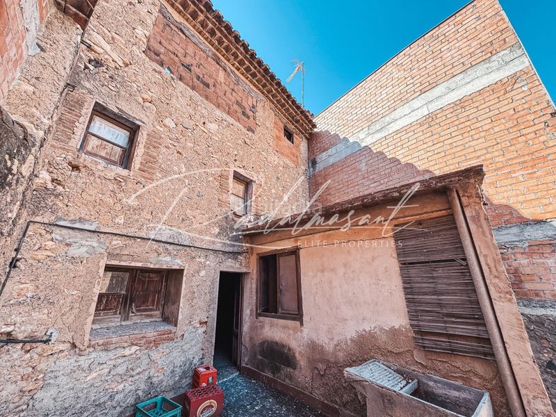 Foto c4d094ee-3f9c-41b6-83cc-31e3ac37ae4f. Casa amb aparcament a Vilallonga del Camp