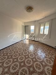 Etagenwohnung  Carrer carrer sevilla. Piso con balcón en tarragona