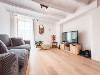 Haus  Carrer carrer mare de déu de la roca. Casa de 4 plantas a reformar en el centro de montroig