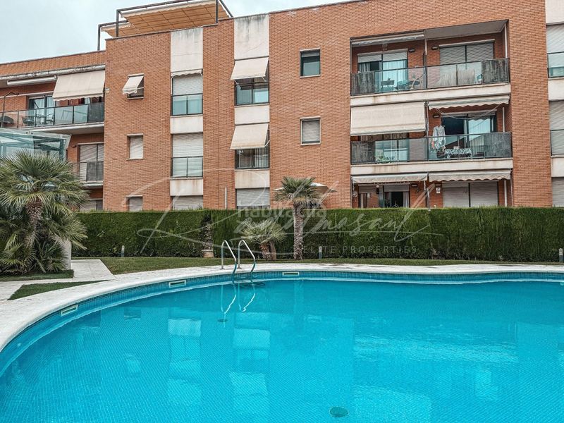 Foto c4bd17b2-ffea-4784-b525-a5a8b9c0dfd6. Pis amb calefacció aparcament piscina a casc antic - nou Cambrils Cambrils