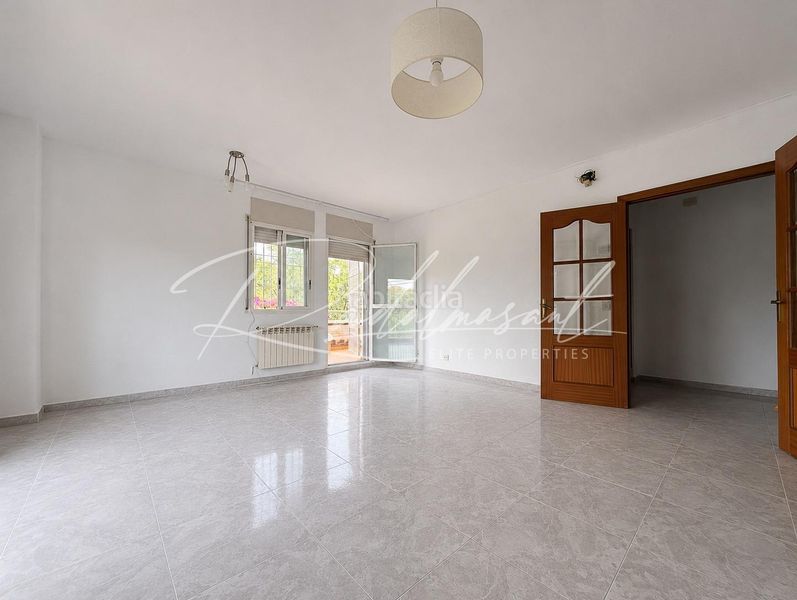 Foto c0a521e5-ee77-4dae-955f-bd8f21e1c417. Xalet amb calefacció aparcament a Mestral Reus