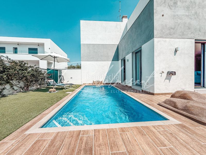 Foto 38b03d0a-836a-424e-87b3-5b1c73ccba8c. Casa aparellada amb calefacció aparcament piscina a Cambrils