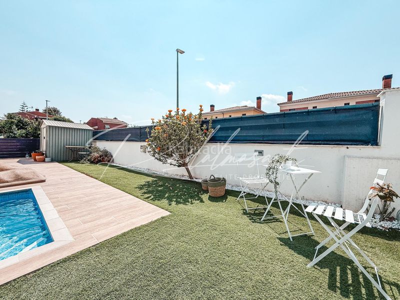 Foto 79c75542-7adc-4d69-b12a-cec042560402. Casa aparellada amb calefacció aparcament piscina a Cambrils