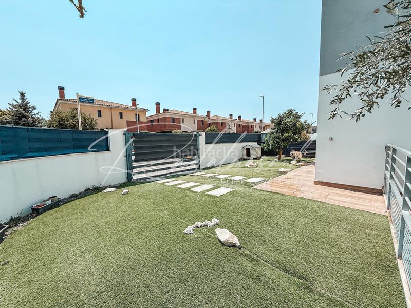 Foto c47c485f-1ac6-4d6a-be43-b3bd39845aba. Casa aparellada amb calefacció aparcament piscina a Cambrils